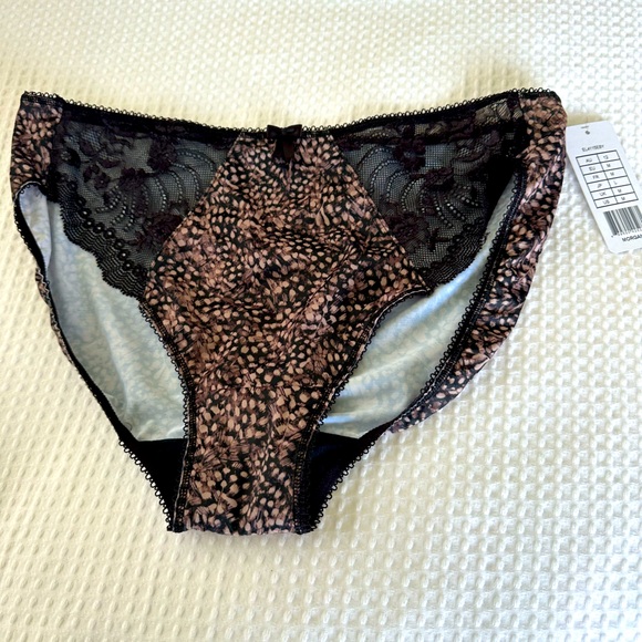 Eliminate lace and silk panty - Picture 1 of 1